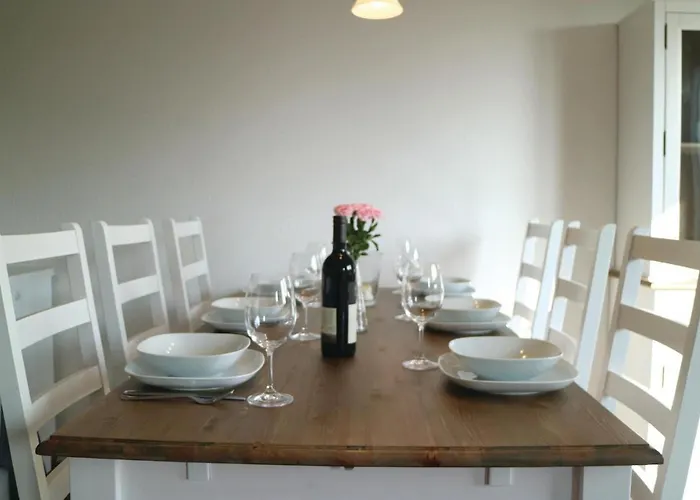 Lovely In With Wifi Holiday home